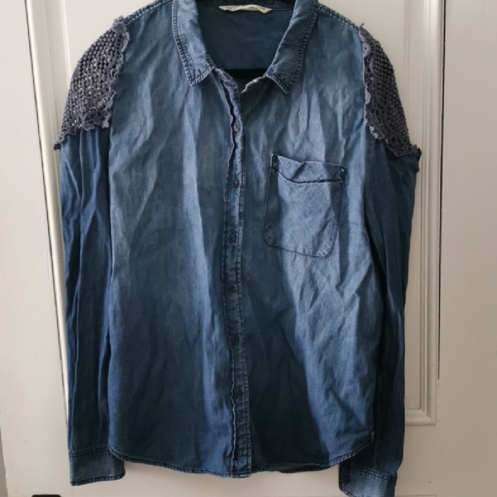 Womens hippie laundry denim button down shirt with crochet shoulder details. XL